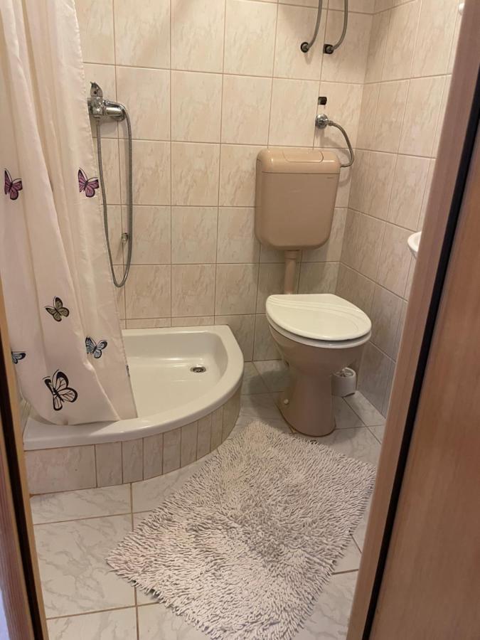 Studio Apartmani Kremic Karlobag Exterior photo